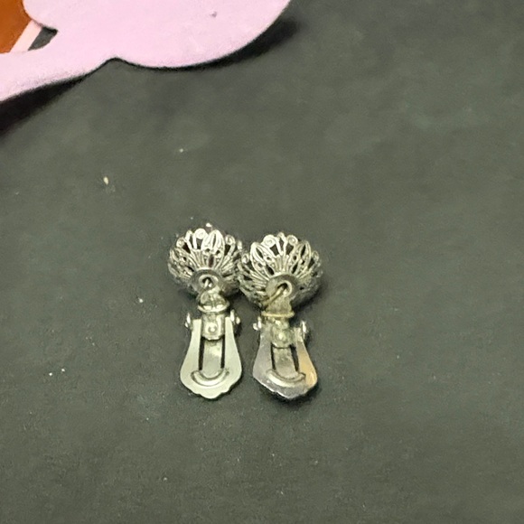 Vintage Stunning Purple Crystal Clip On Earrings - Picture 6 of 7